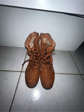 Rouge Helium Women's Ankle Boots